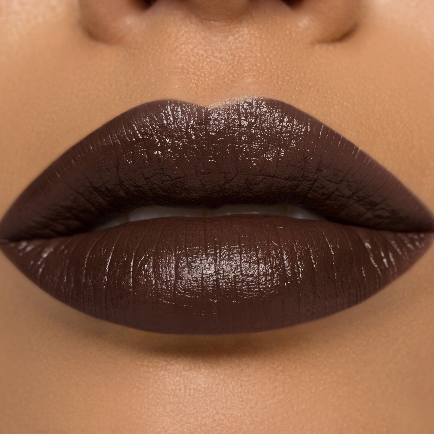 I NEED A NUDE LIPSTICK- (PERFILADOR DE LABIOS)